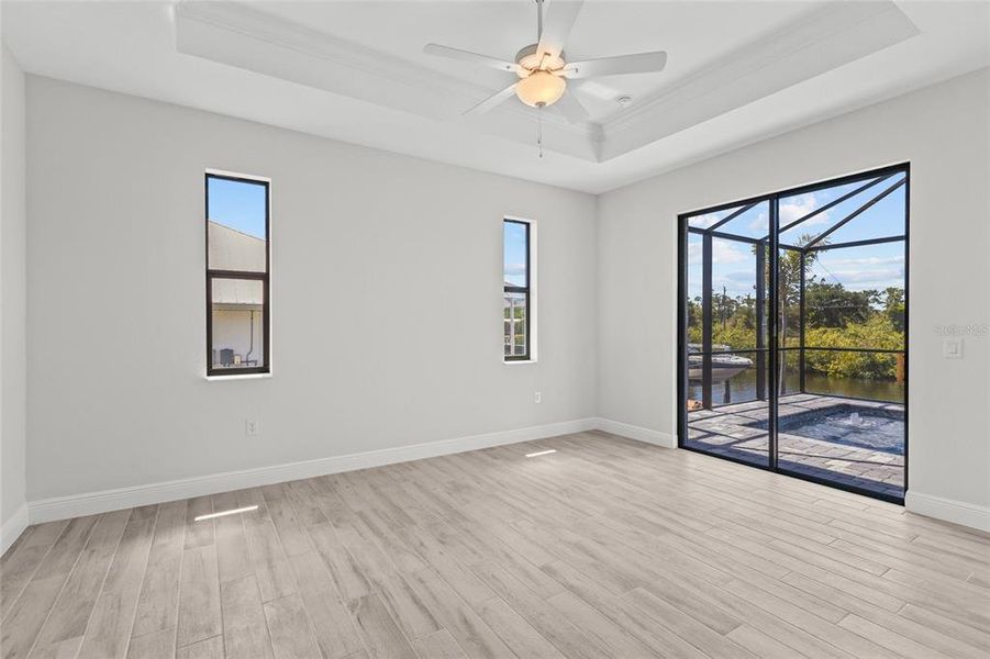 Spacious, unfurnished interior of a new home in , Port Charlotte (Image 17).