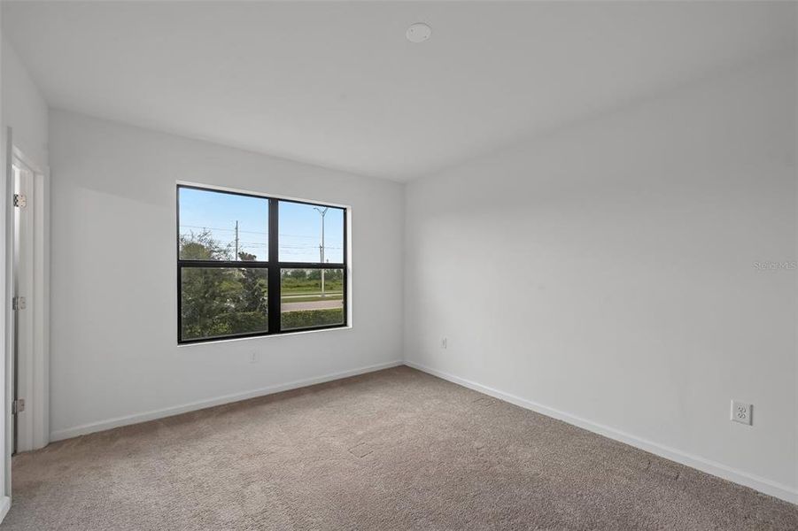 Spacious, unfurnished interior of a new home in , Sarasota (Image 30).