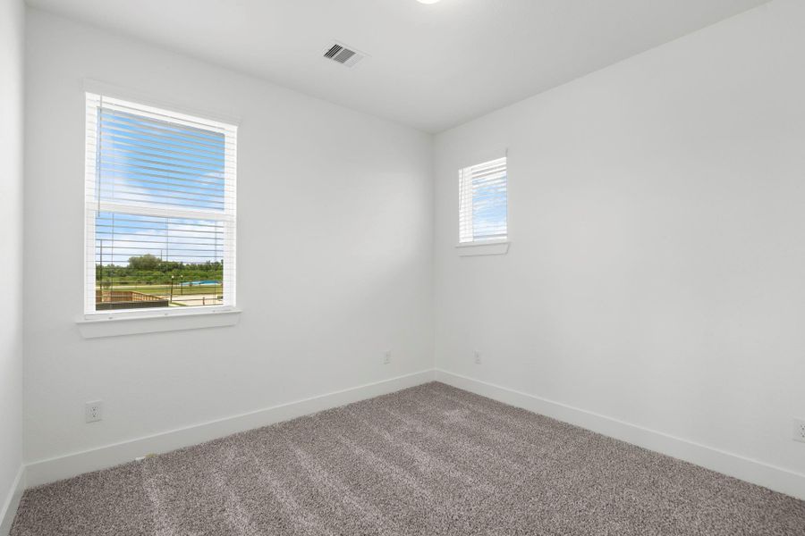 Spacious, unfurnished interior of a new home in Riceland, Mont Belvieu (Image 28).