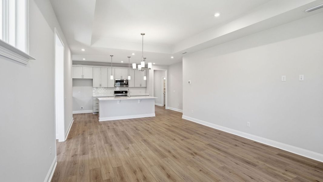 Spacious, unfurnished interior of a new home in Sun City Hilton Head, Bluffton (Image 9).