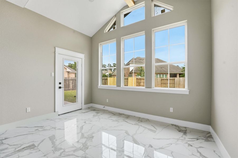 Spacious, unfurnished interior of a new home in , Conroe (Image 13).