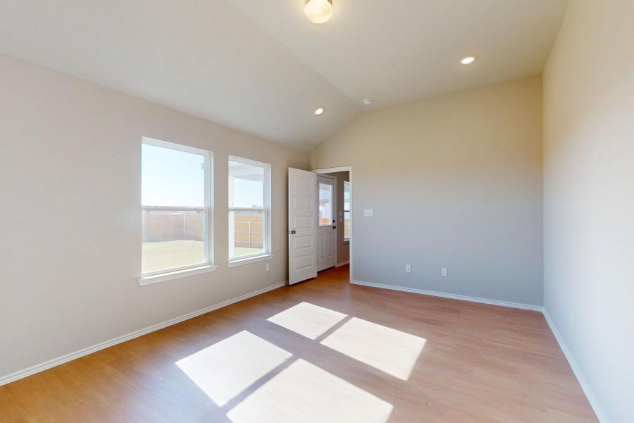 Spacious, unfurnished interior of a new home in Carillon, Manor (Image 29). Spacious, unfurnished interior of a new home in Carillon, Manor (Image 29).