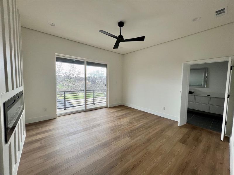 Spacious, unfurnished interior of a new home in , Dallas (Image 23).