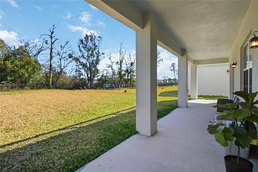 Exterior details and patio area of a home in Blue Diamond , Orlando (Image 30).