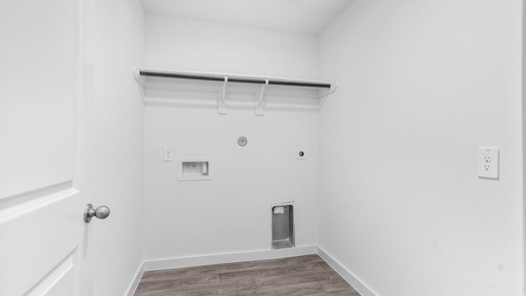 Spacious, unfurnished interior of a new home in Tamarron, Fulshear (Image 27).