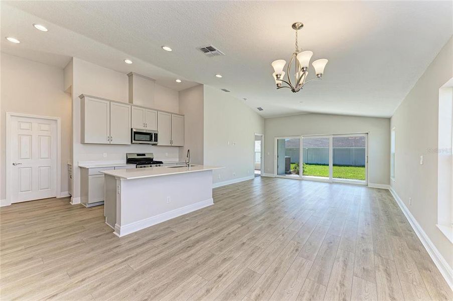 Spacious, unfurnished interior of a new home in Crosswind Point, Parrish (Image 16).