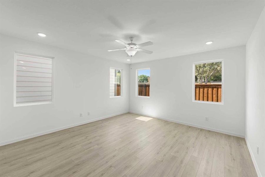 Spacious, unfurnished interior of a new home in Sereno Oaks at Buckner Terrace, Dallas (Image 16).