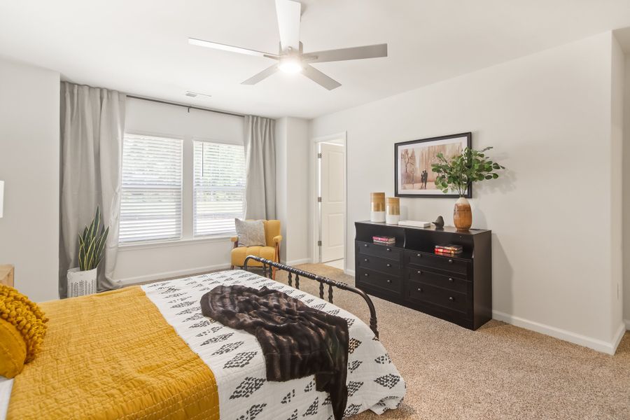Representative furnished interior of a home built from the Haven by Veranda Homes in Pinehaven, Laurens (Image 17).