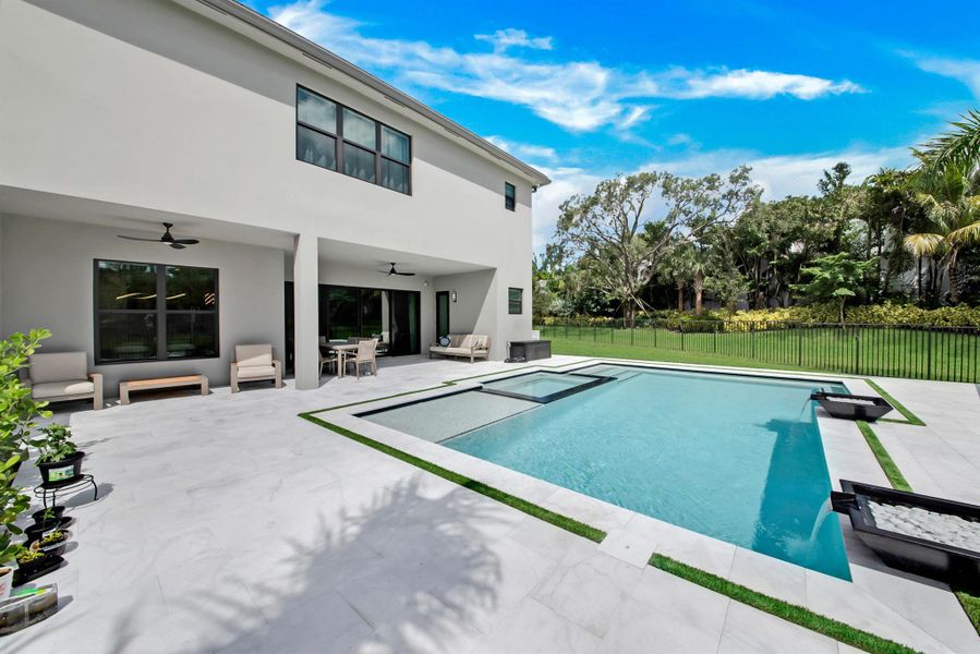 Exterior details and patio area of a home in , Boca Raton (Image 21).