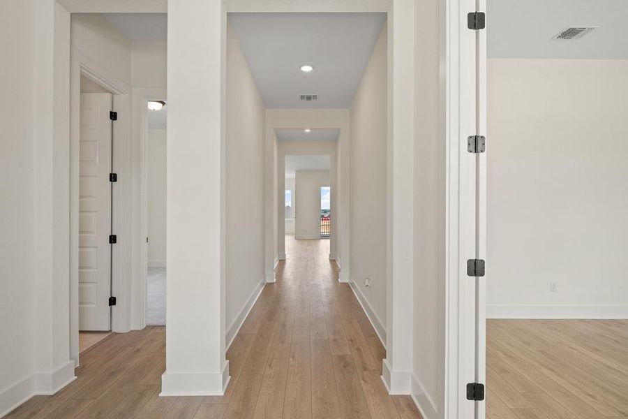 Spacious, unfurnished interior of a new home in Lariat, Liberty Hill (Image 31).