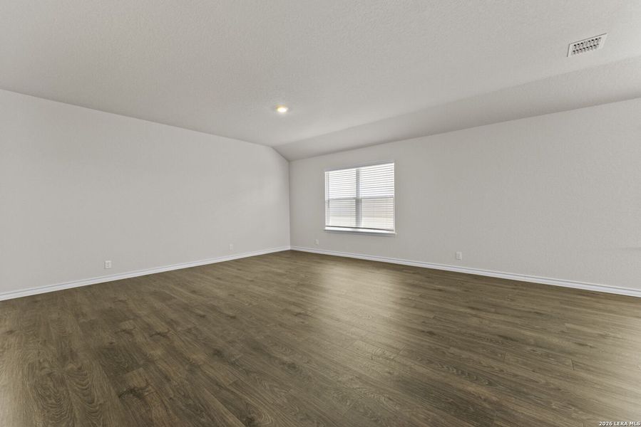Spacious, unfurnished interior of a new home in Stonehill, San Antonio (Image 8). Spacious, unfurnished interior of a new home in Stonehill, San Antonio (Image 8).