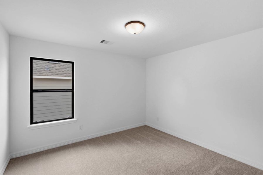 Spacious, unfurnished interior of a new home in Cedar Pointe, Crosby (Image 11).