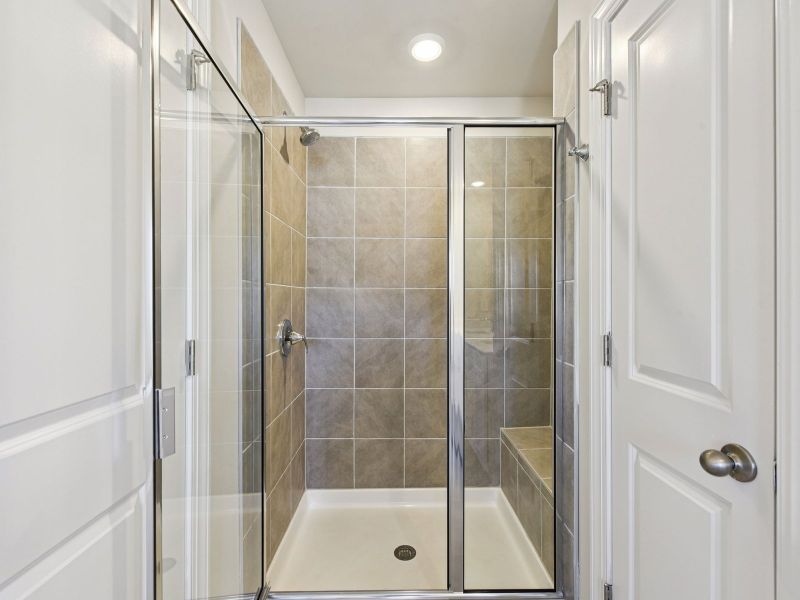 Image 16 of a home in Crossrail Station.