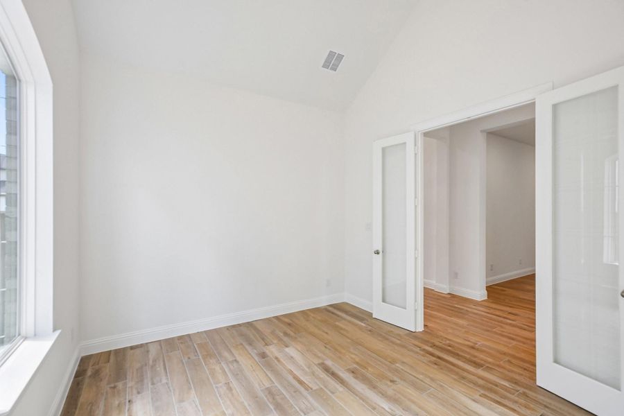 Spacious, unfurnished interior of a new home in Legacy, Friendswood (Image 14).