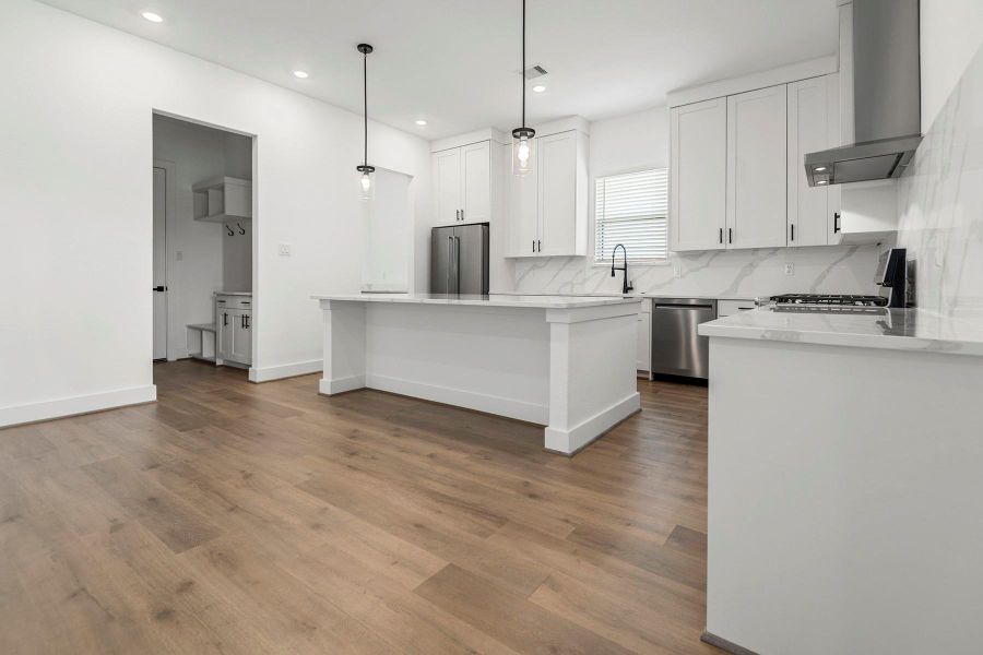 Furnished interior view inside a new home in Hallimore Ranch, Rosenberg (Image 4).