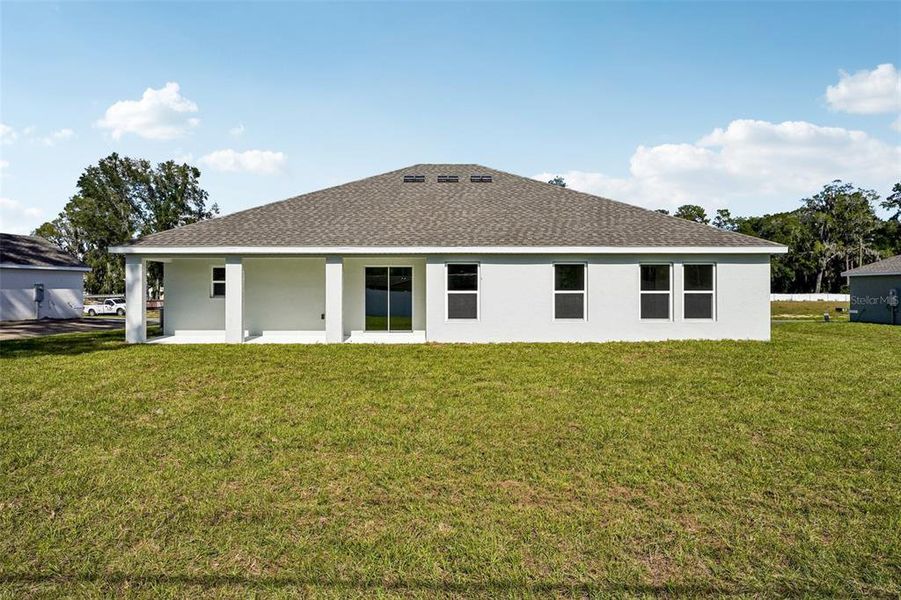 Exterior details and patio area of a home in Sable Run, Ocala (Image 4). Exterior details and patio area of a home in Sable Run, Ocala (Image 4).