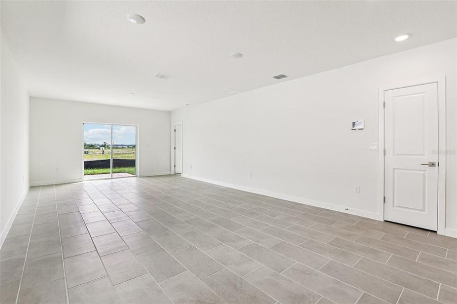 Spacious, unfurnished interior of a new home in Willowbrook North, Winter Haven (Image 16). Spacious, unfurnished interior of a new home in Willowbrook North, Winter Haven (Image 16).