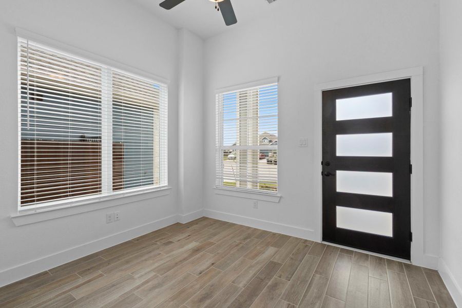 Spacious, unfurnished interior of a new home in Meridiana, Iowa Colony (Image 18). Spacious, unfurnished interior of a new home in Meridiana, Iowa Colony (Image 18).