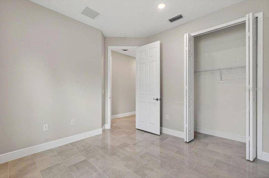 Spacious, unfurnished interior of a new home in , Mount Dora (Image 32).