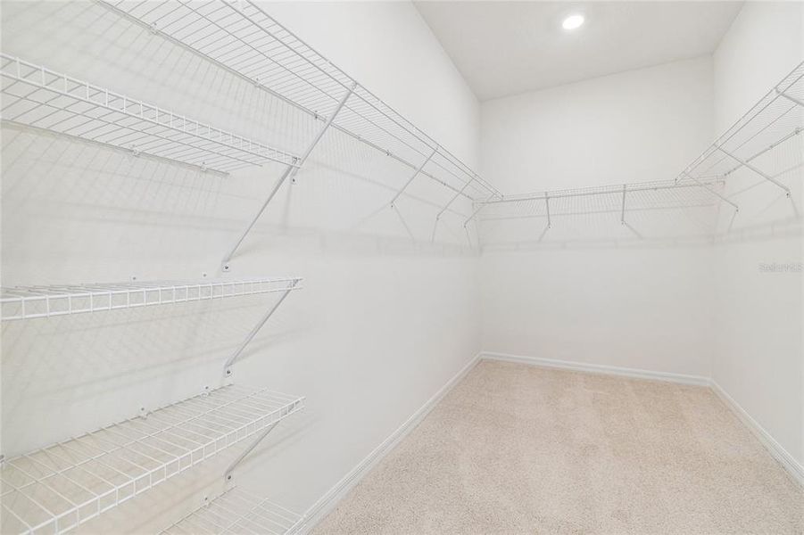 Spacious, unfurnished interior of a new home in Waterset Townhomes, Apollo Beach (Image 16).
