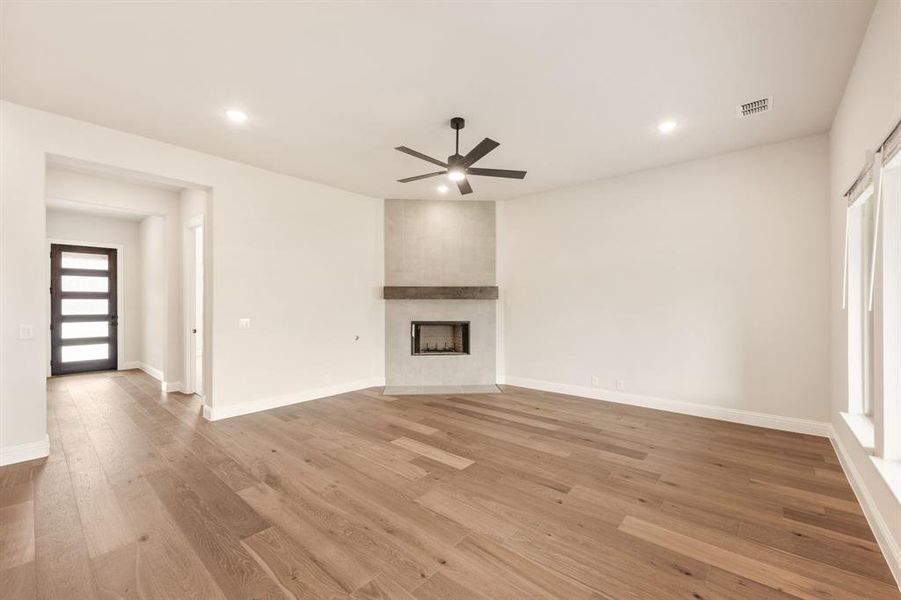 Spacious, unfurnished interior of a new home in Timberbrook, Justin (Image 15).