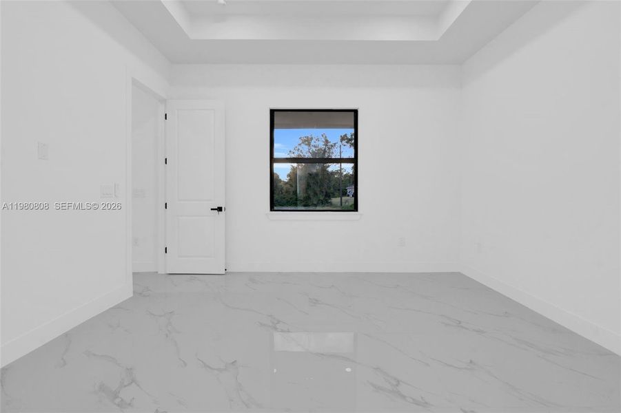 Spacious, unfurnished interior of a new home in , Lehigh Acres (Image 24).