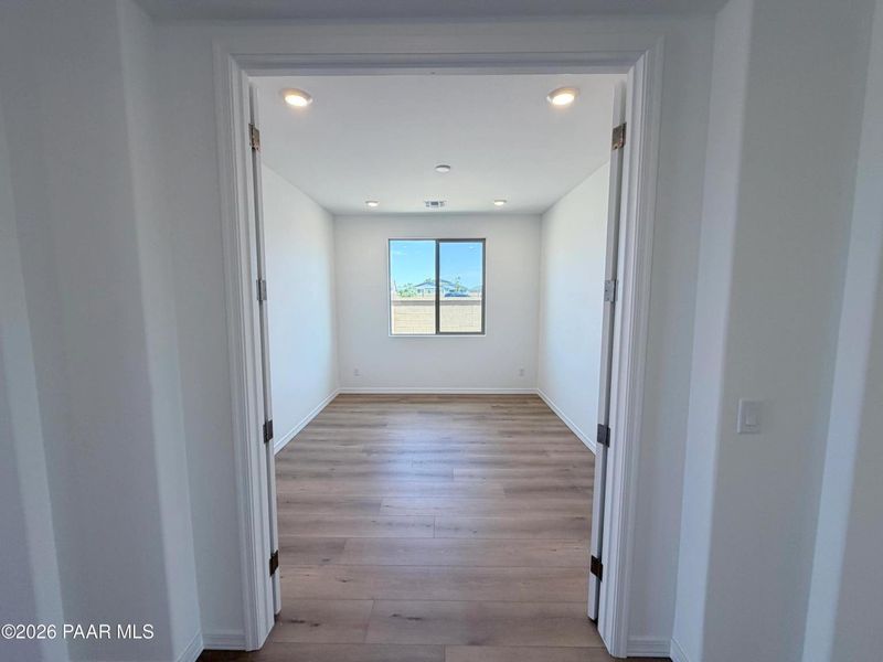 Spacious, unfurnished interior of a new home in North Ridge at Pronghorn Ranch, Prescott Valley (Image 18).