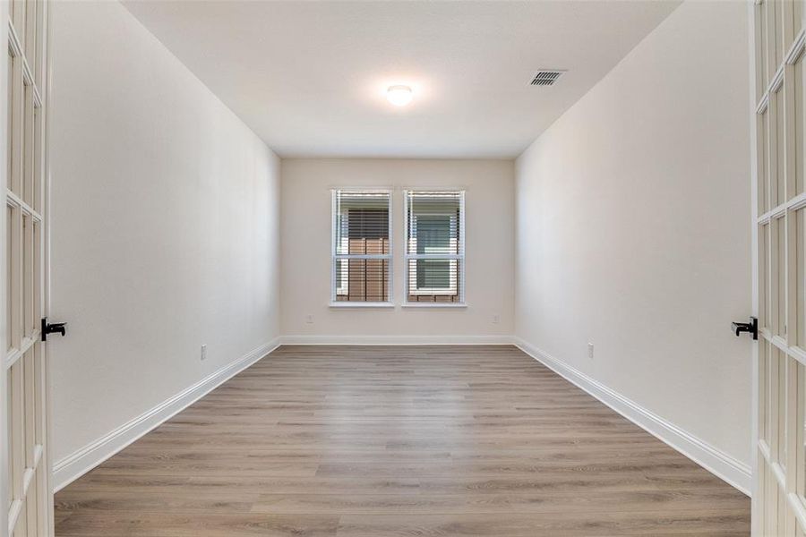 Spacious, unfurnished interior of a new home in Sierra Vista at Kelly Ranch, Aledo (Image 16).