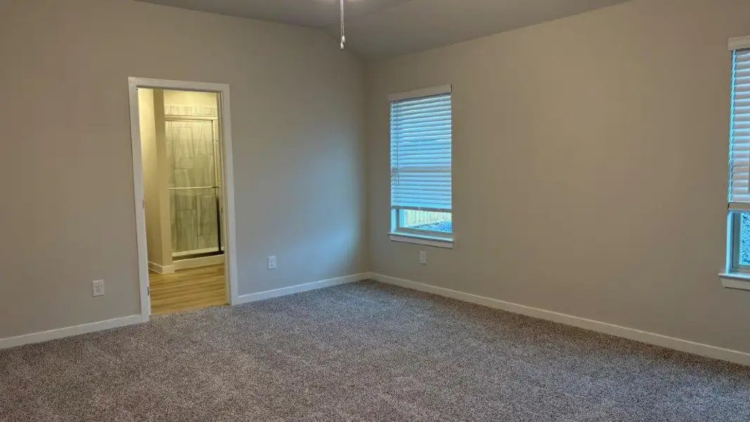 Spacious, unfurnished interior of a new home in King's Landing, Corpus Christi (Image 7).
