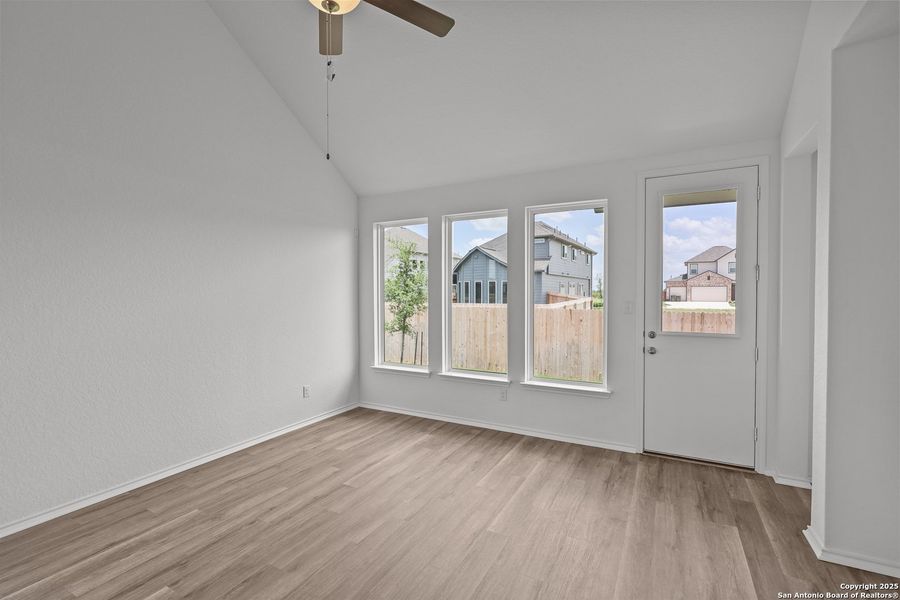 Spacious, unfurnished interior of a new home in Rhine Valley, Schertz (Image 21).