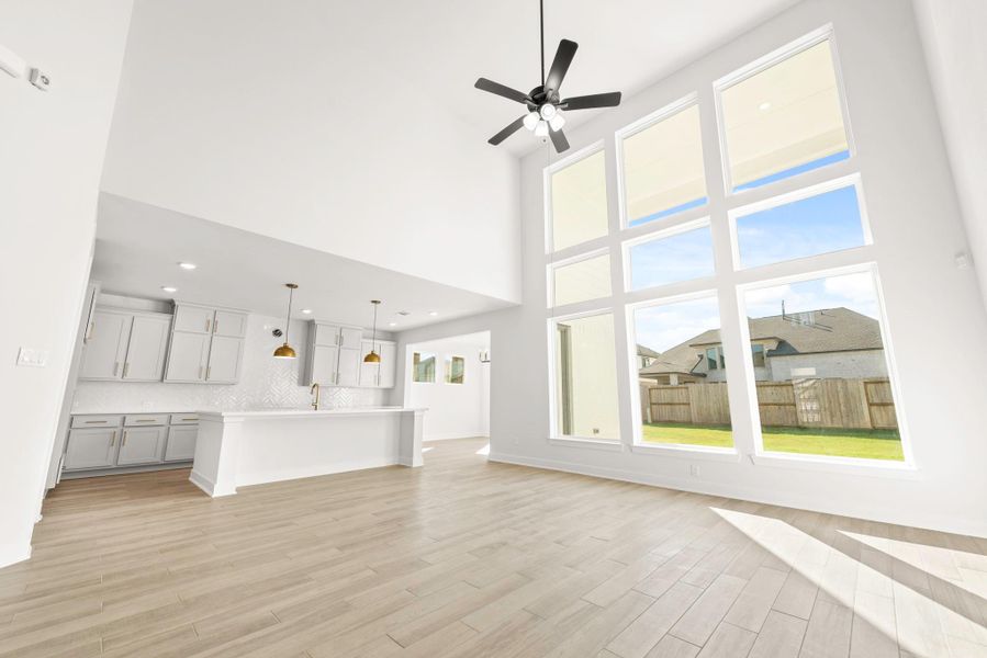 Representative image. Features, specifications, selections and colors may vary. Representative image. Features, specifications, selections and colors may vary.