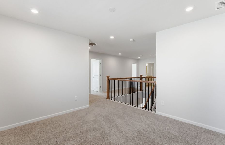 Spacious, unfurnished interior of a new home in Anderson Point, McDonough (Image 7).