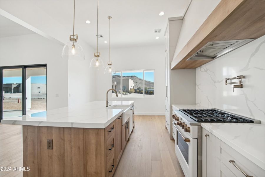 Kitchen Breakfast Area