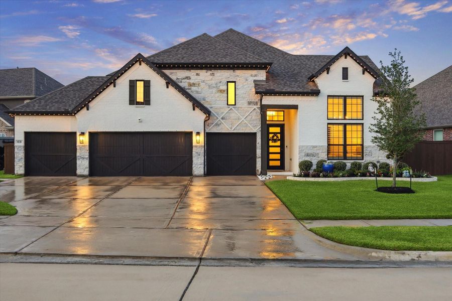 The Jellyfish lighting is fully customizable - brightness and color The Jellyfish lighting is fully customizable - brightness and color