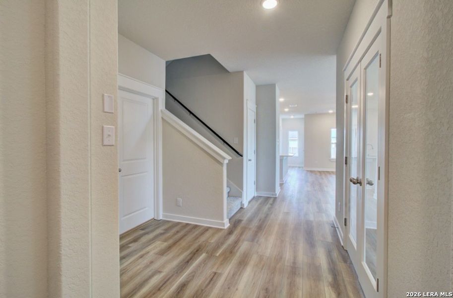 Spacious, unfurnished interior of a new home in Cloud Country, New Braunfels (Image 15).