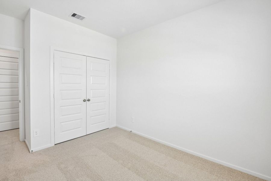 Spacious, unfurnished interior of a new home in Kemah Crossing - City Series, Kemah (Image 32).
