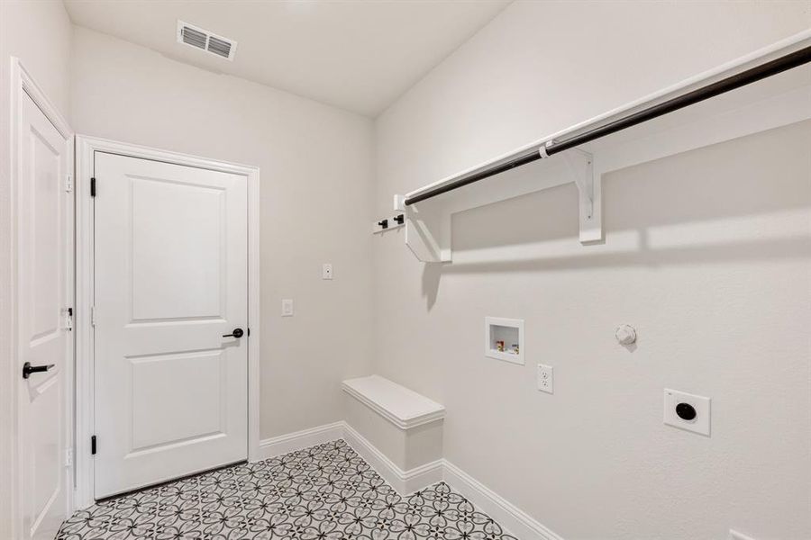 Spacious, unfurnished interior of a new home in Villages of Walnut Grove, Midlothian (Image 14).