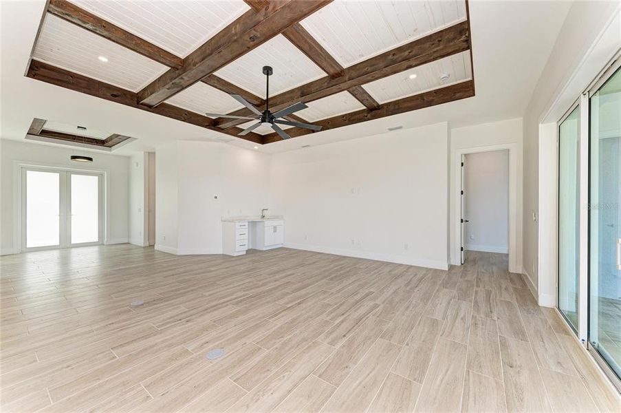 Spacious, unfurnished interior of a new home in , Punta Gorda (Image 24).