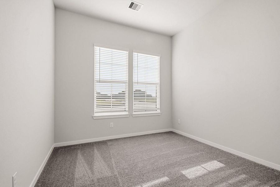 Spacious, unfurnished interior of a new home in Sunterra Lakes, Brookshire (Image 16). Spacious, unfurnished interior of a new home in Sunterra Lakes, Brookshire (Image 16).