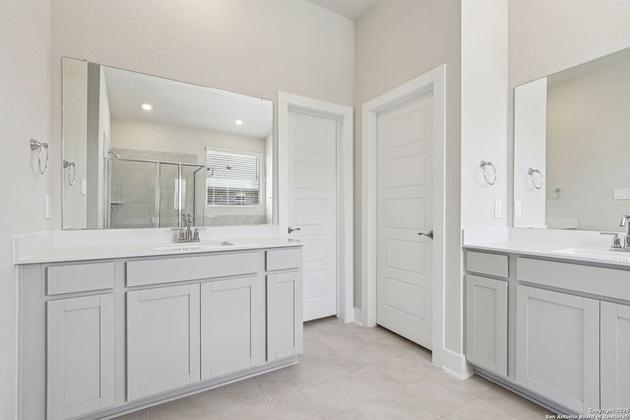 Furnished interior view inside a new home in Carmel Ranch, Schertz (Image 8).
