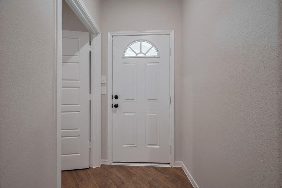 Spacious, unfurnished interior of a new home in Woodland Lakes, Huffman (Image 31).