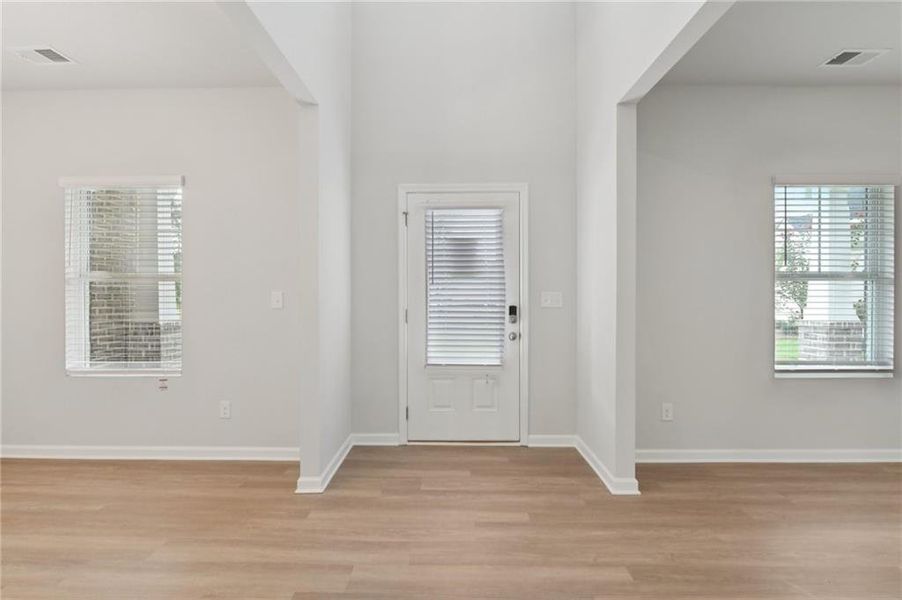 Spacious, unfurnished interior of a new home in Stephen's Landing, Loganville (Image 21).