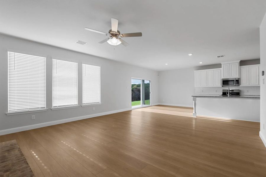 Representative unfurnished interior of a home built from the Garrison I by Cheldan Homes in Stoneview, Glen Rose (Image 55).