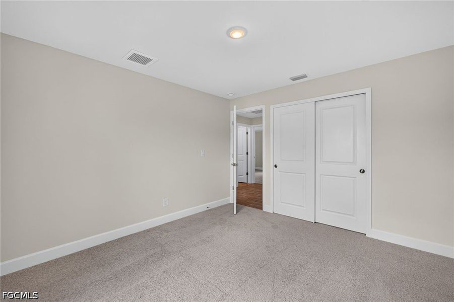 Spacious, unfurnished interior of a new home in Cape Coral, Cape Coral (Image 17).