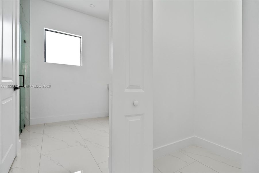 Spacious, unfurnished interior of a new home in , Lehigh Acres (Image 45).