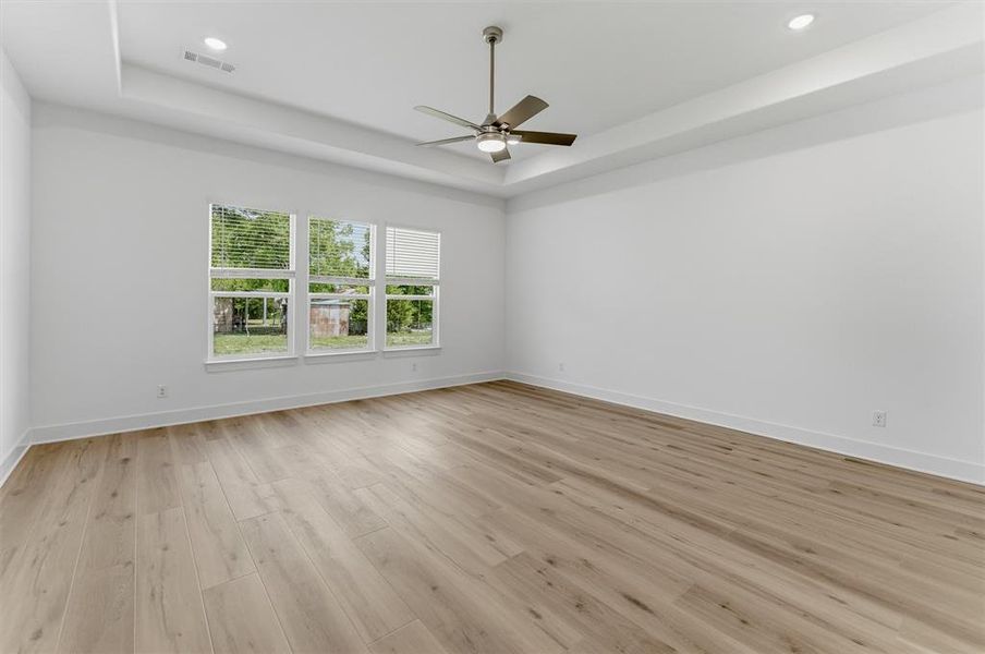 Spacious, unfurnished interior of a new home in Grayson Ridge, Van Alstyne (Image 15).