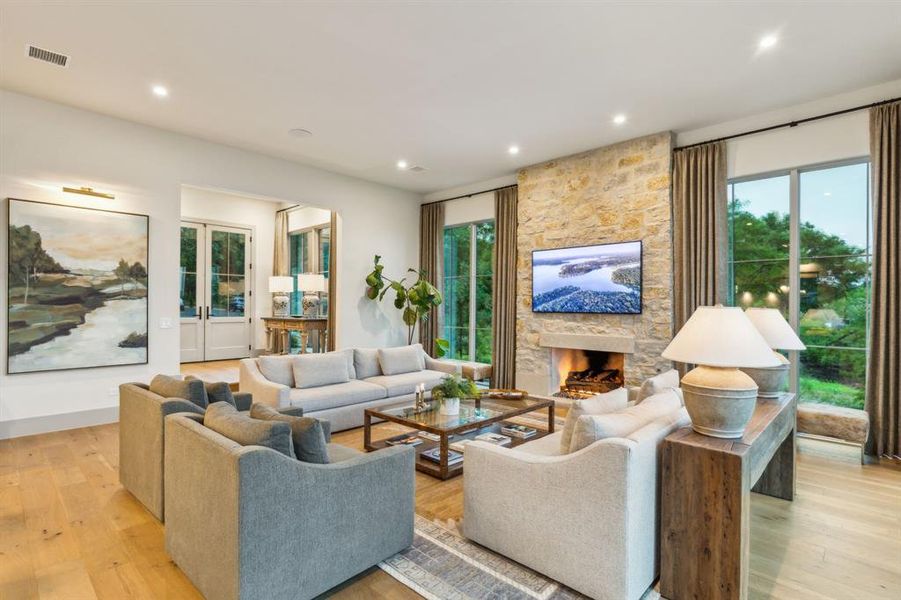 Furnished interior view inside a new home in , Malakoff (Image 32).