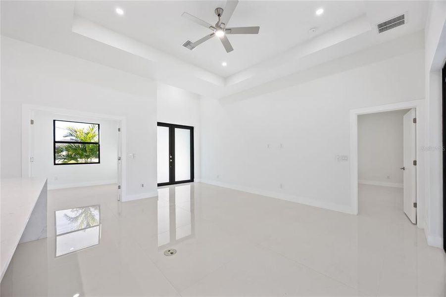 Spacious, unfurnished interior of a new home in , Port Charlotte (Image 40).