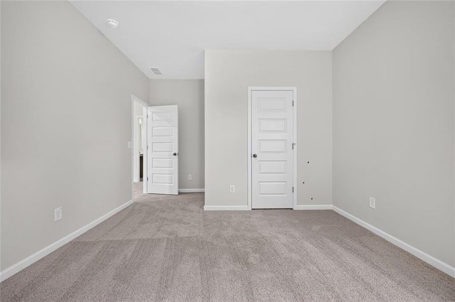 Spacious, unfurnished interior of a new home in Glen at Cave Springs, Douglasville (Image 28).