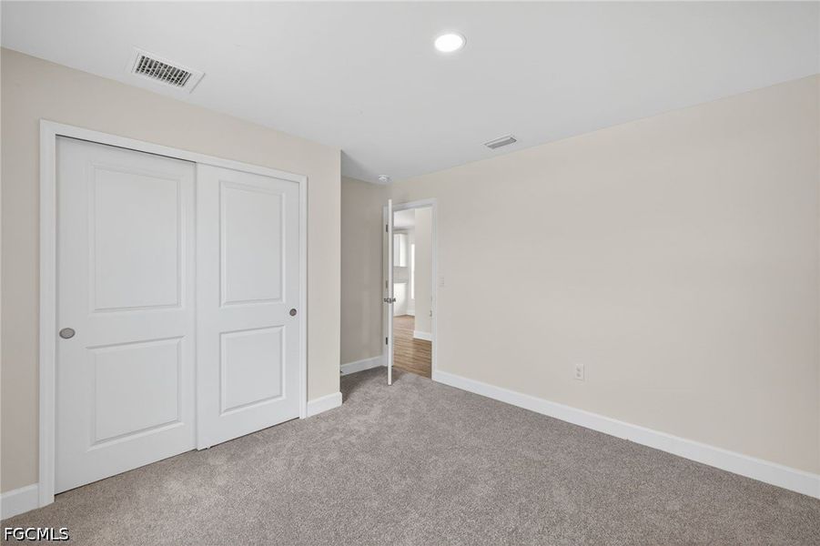 Spacious, unfurnished interior of a new home in Cape Coral, Cape Coral (Image 21).